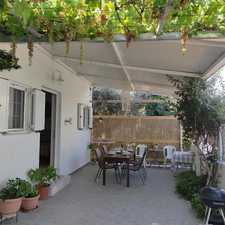 Traditional Fully Equipped House Next To The Beach Holiday home